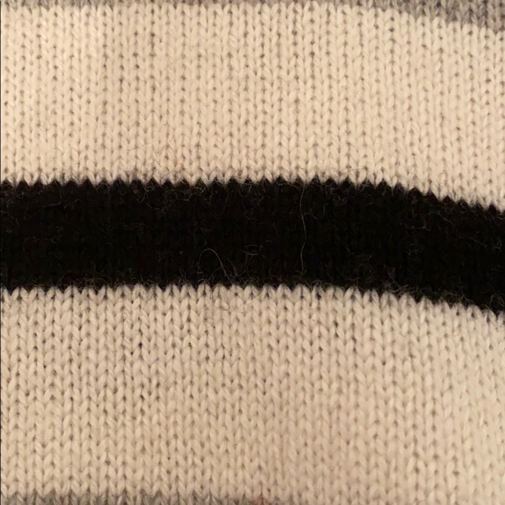 sweater - Picture 3 of 3